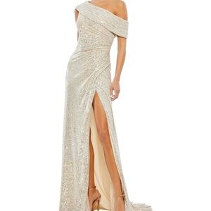 Ieena Mac Duggal Sequin Drop Shoulder Gown NWT SZ 10